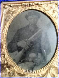 Antique 1/6th Plate Civil War Confederate Soldier With Musket. CA1