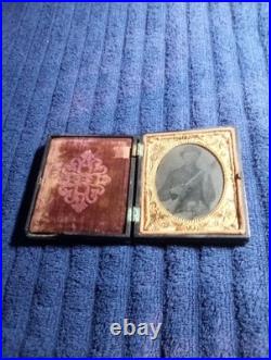 Antique 1/6th Plate Civil War Confederate Soldier With Musket. CA1