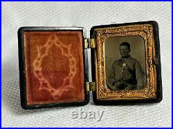 Antique Civil War Confederate Soldier Pistol Daguerreotype Gutta Percha Case