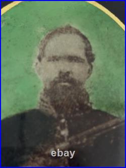 Antique ID Civil War Confederate Soldier Revolver Celluloid Tintype Photograph